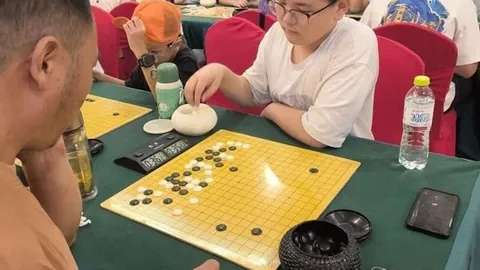意甲焦点战：科斯蒂奇精准助攻，米雷蒂绝杀佛罗伦萨，尤文1-0逆袭成功